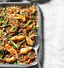 Sticky Chinese chicken traybake