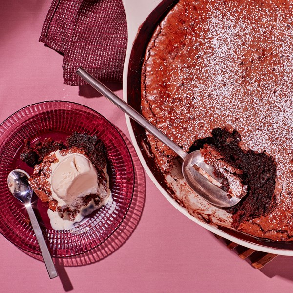 Sticky chocolate cake 