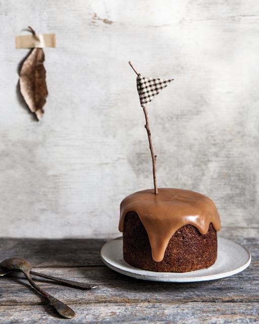 Sticky date & caramel cakes