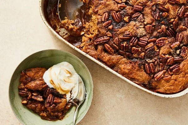 Sticky date and pecan pudding