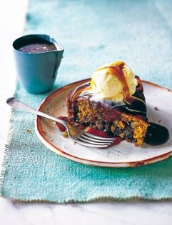 Sticky date pudding