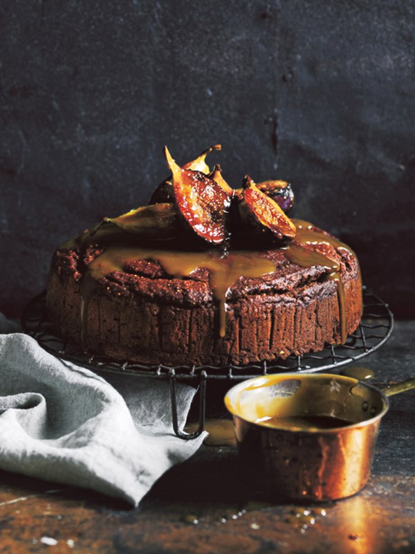Sticky fig cake with caramel sauce