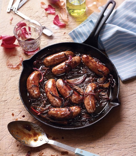 Sticky glazed balsamic onions with sausages