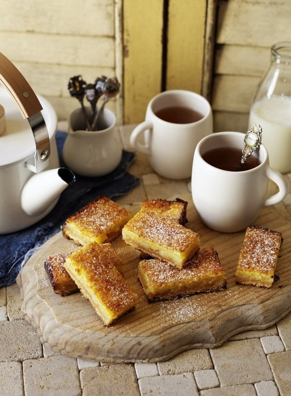 Sticky lemon shortbread