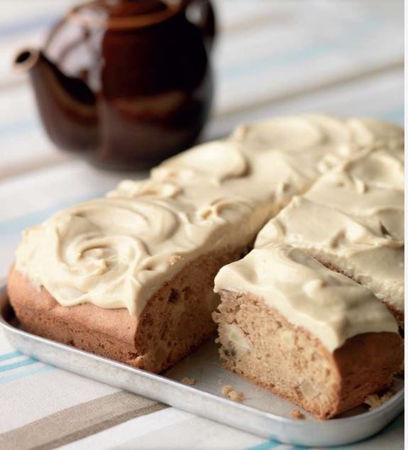 Sticky maple-apple traybake
