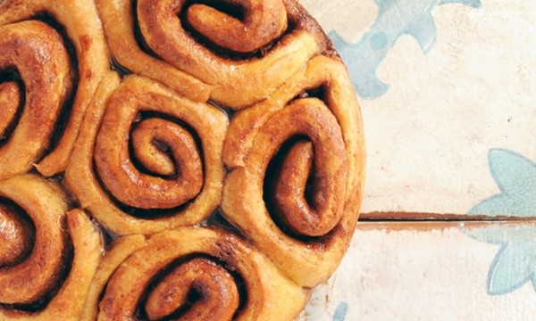 Sticky olive oil cinnamon buns