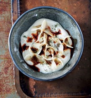 Sticky oxtail dumplings with yoğurt broth (Kuyruk manti)