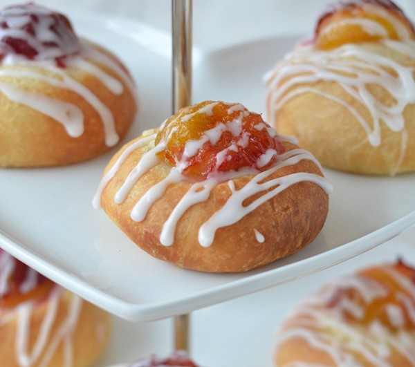 Sticky plum buns