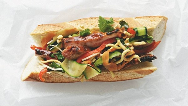 Sticky pork chow mein baguette