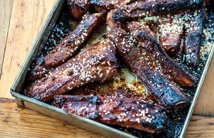 Sticky sesame pork ribs