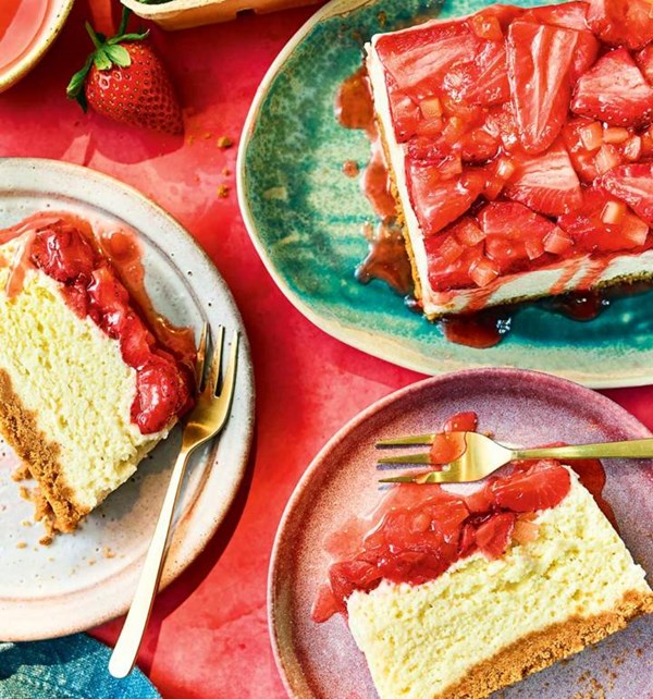 Sticky strawberry and white chocolate slice