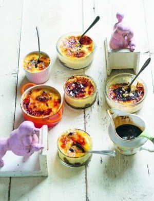 Sticky toffee crème brûlées