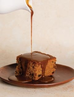Sticky toffee pecan slice