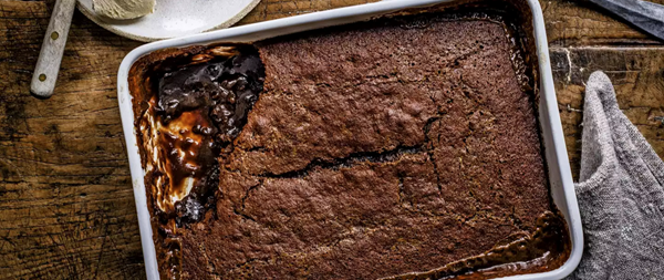 Sticky toffee self-saucing pudding