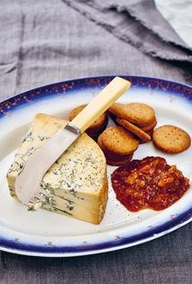 Stilton with wheat crackers and marmalade