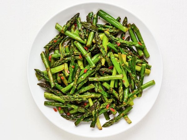 Stir-fried asparagus 