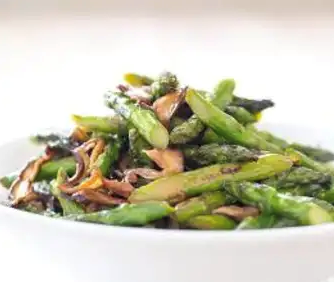 Stir-fried asparagus with shiitakes