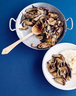 Stir-fried baby aubergines with chilli