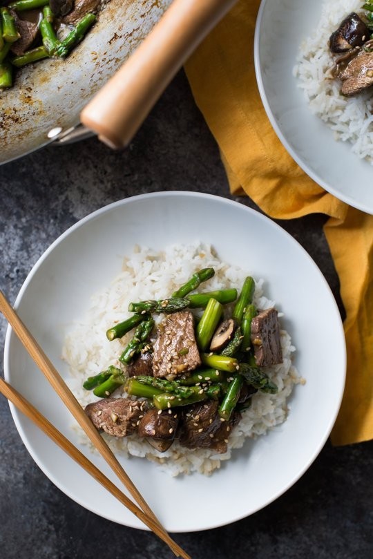 Stir-fried beef and asparagus