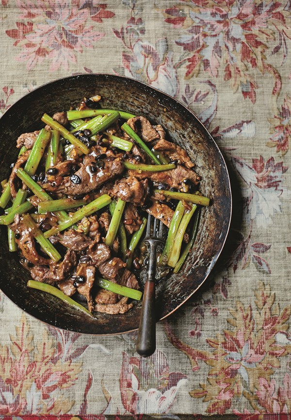Stir-fried beef and celery (Daging lembu dan saderi)