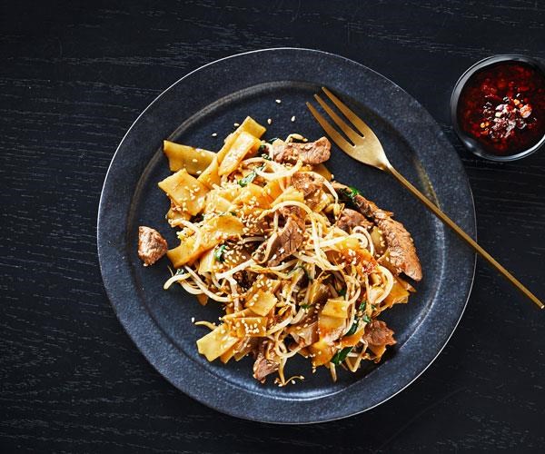 Stir-fried beef hor fun