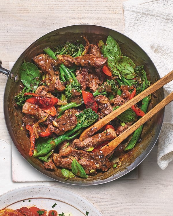 Stir-fried beef in black bean sauce