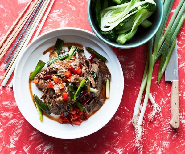 Stir-fried beef with dried chillies, capsicum and chilli bean paste