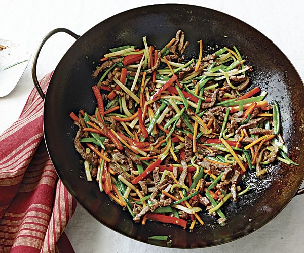 Stir-fried beef with mixed vegetables