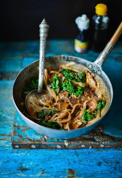 Stir-fried beef with roasted chilli jam, shallots and kale