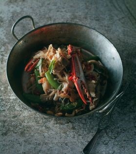 Stir-fried blue swimmer crabs with bean thread noodles