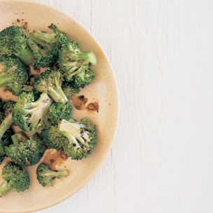 Stir-fried broccoli with black bean sauce
