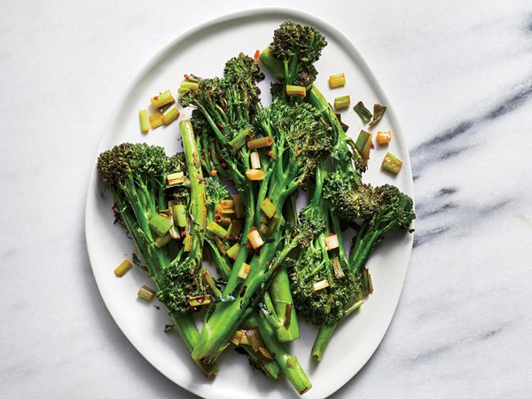 Stir-fried broccolini