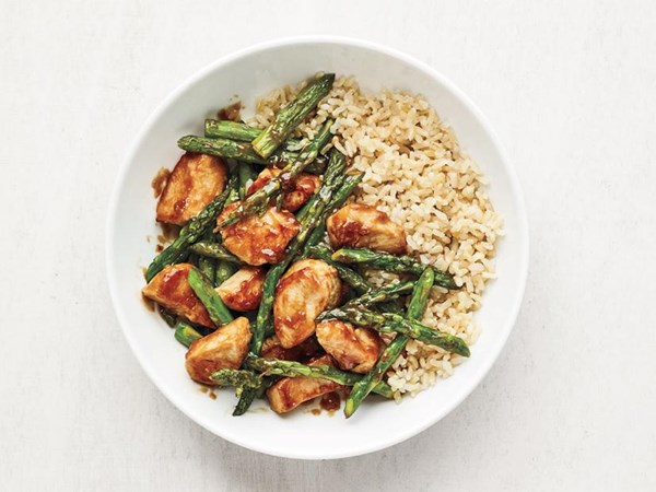 Stir-fried chicken with asparagus