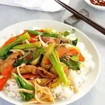 Stir-fried chicken with vegetables