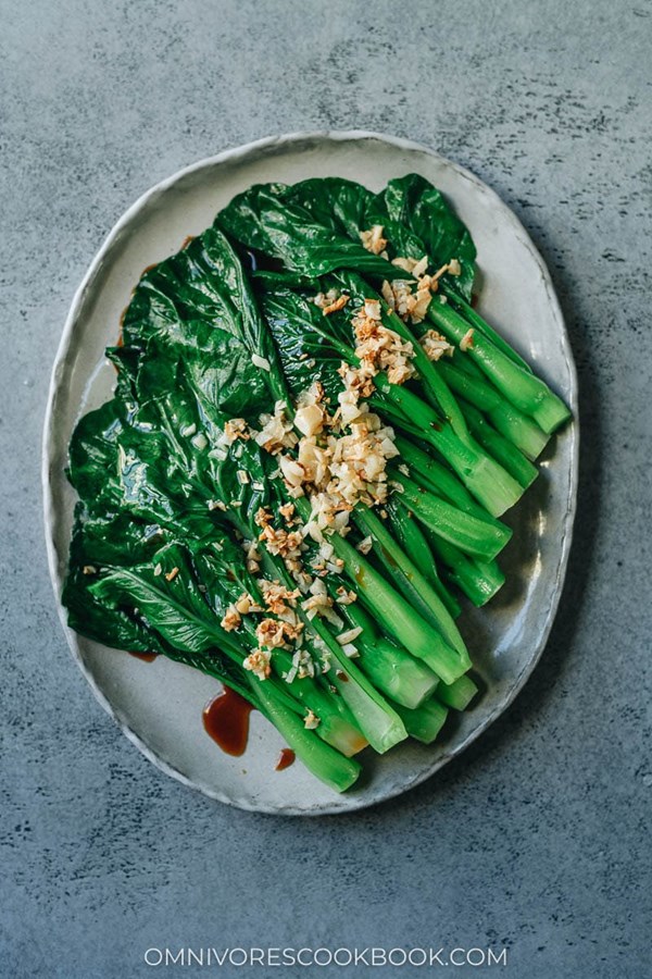 Stir-fried Chinese greens with garlic
