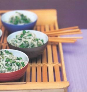 Stir-fried coriander and garlic noodles