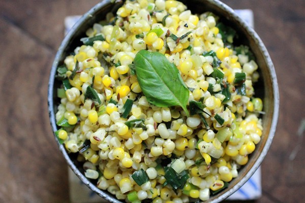 Stir-fried corn with basil & leeks