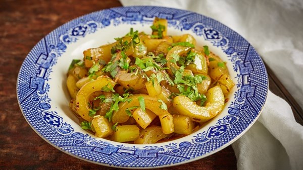 Stir-fried cucumber