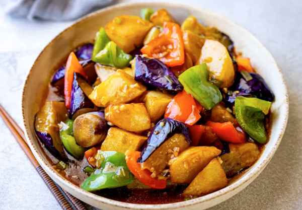 Stir-fried eggplant, potato & bell pepper (Di san Xian)