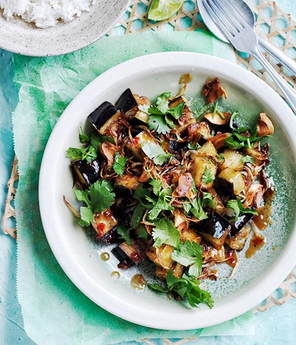 Stir-fried eggplant with sweet tamarind sauce
