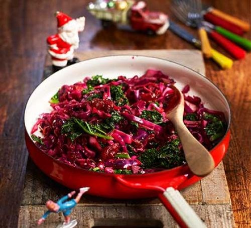 Stir-fried festive cabbage