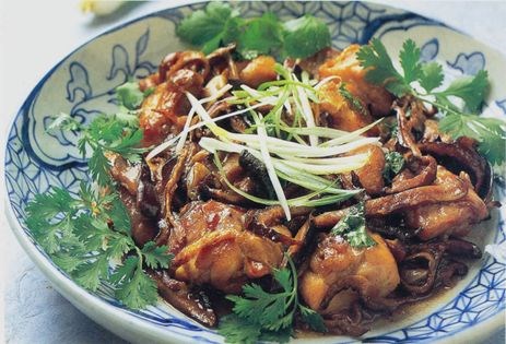 Stir-fried ginger chicken with mushrooms