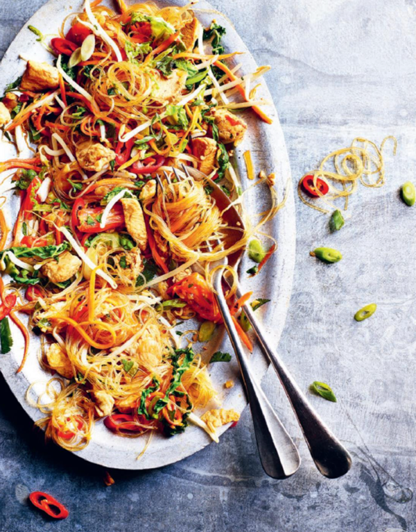 Stir-fried glass noodles with chicken