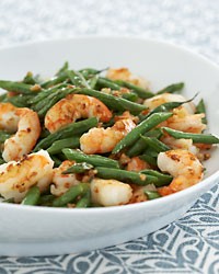 Stir-fried green beans with shrimp and garlic