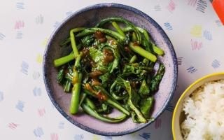 Stir-fried greens with yellow beans and chilli (Fai daeng)