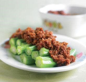 Stir-fried ladies fingers with chilli paste (Sambal bendi)