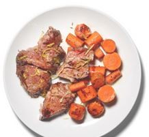 Stir-fried lamb with carrots and orange