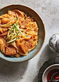 Stir-fried liang pi "cold skin noodles"