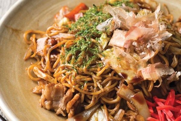 Stir-fried noodles with pork, cabbage, and ginger (Yakisoba)