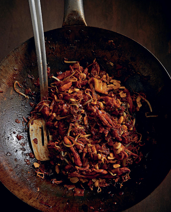 Stir-fried rice noodles with chicken & octopus